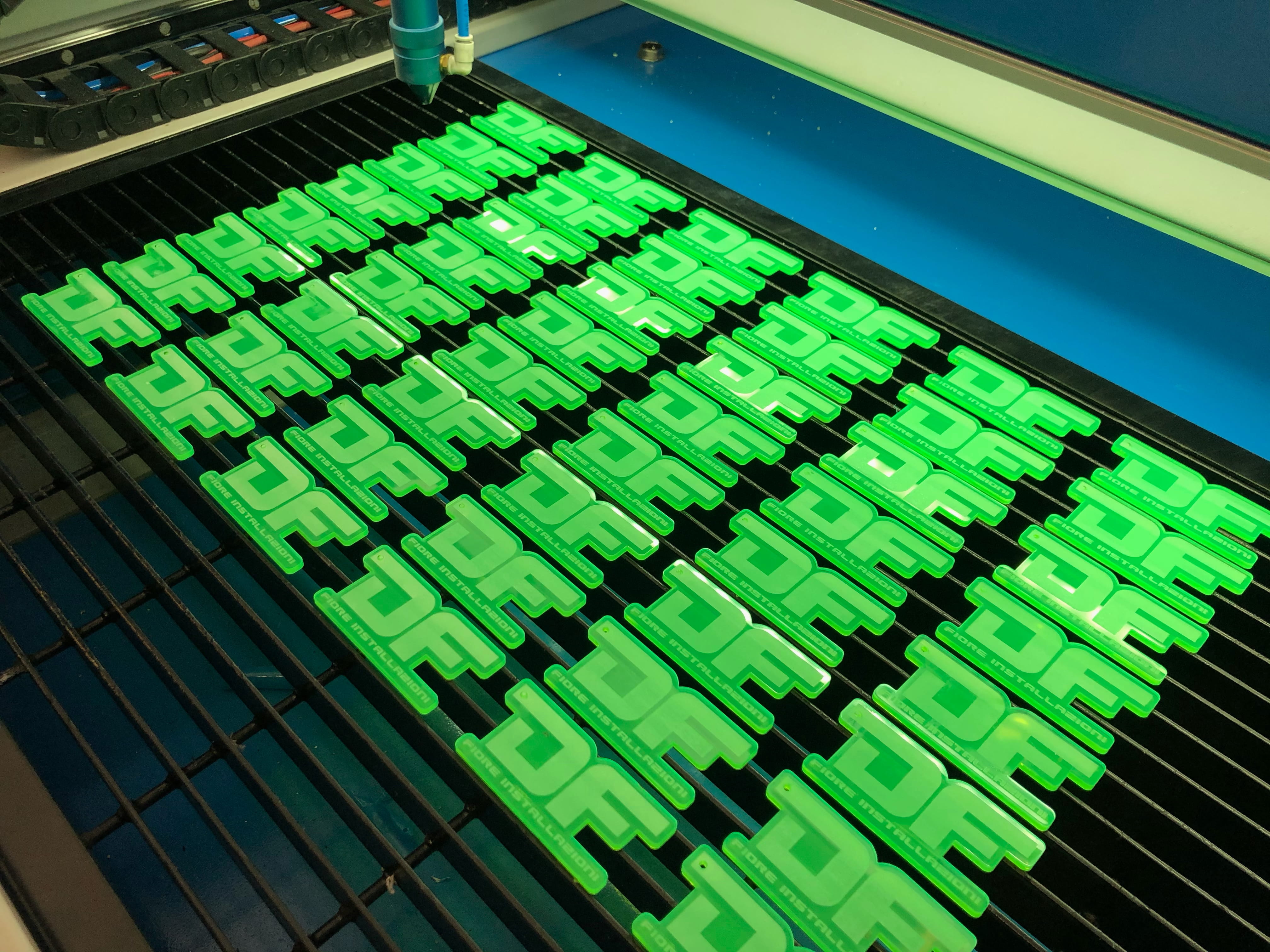 Guida all’acquisto di una macchina laser CO2 per artigiani e PMI | DF Fiore Installazioni